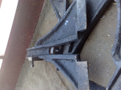 礦車復(fù)軌機(jī)